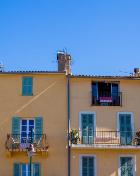 A Lyon, il acquiert une maison à 370 000 euros grâce à ses cryptomonnaies, une première en France.