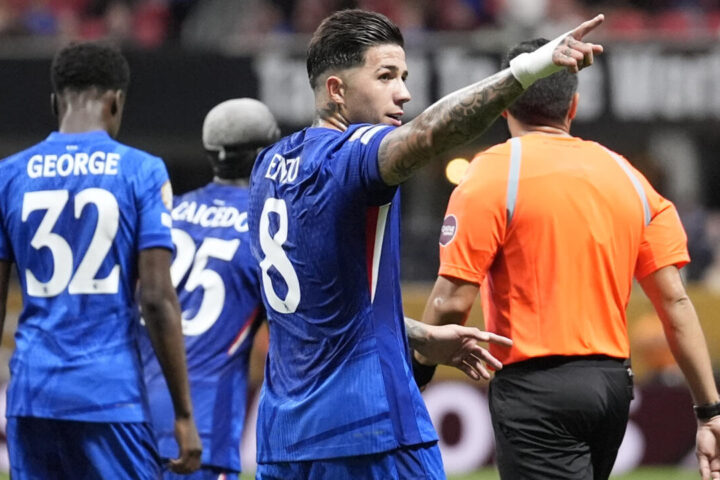 Chelsea commence sa Coupe du monde des clubs par une victoire face au Los Angeles FC, tandis que le cyclisme français brille et que le PSG rencontre des difficultés.