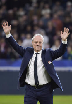 Décès de Bernard Lacombe, icône de Lyon et des Bleus; Chelsea débute sa Coupe du monde des clubs par une victoire convaincante.