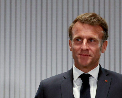 Emmanuel Macron se rend en Norvège ce lundi pour des raisons historiques importantes.