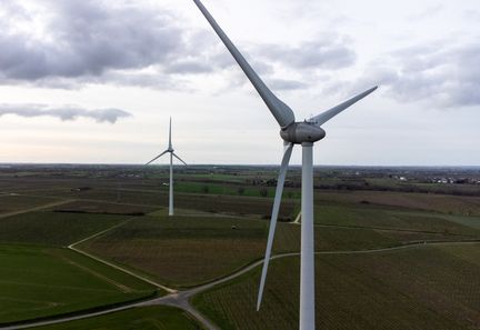 Énergies renouvelables : l'industrie s'inquiète de l'éventuelle exclusion de l'éolien et du solaire dans la stratégie énergétique française.