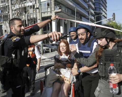 🔴 En direct : explosions signalées à Tel-Aviv et Jérusalem, Donald Trump suscite l'incertitude, le Pakistan prêt à réagir.