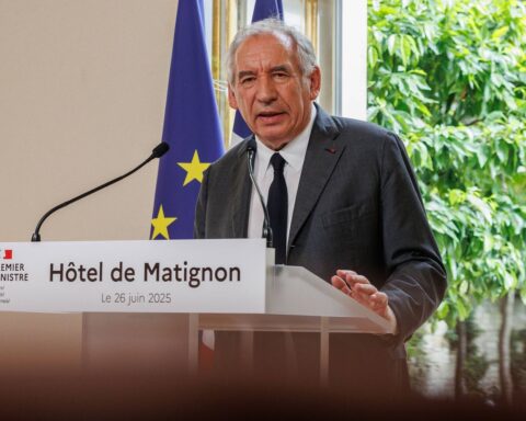 Femmes, 64 ans : les principales annonces de Bayrou concernant les retraites.