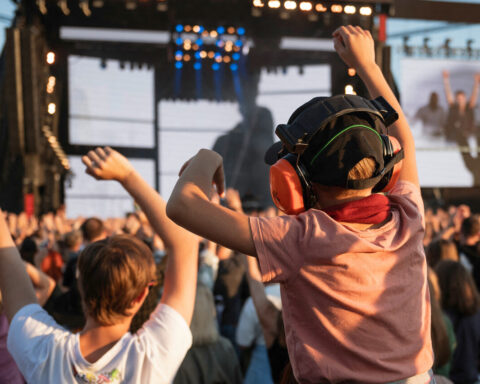 Fête de la musique et festivals : Faut-il se protéger les oreilles lors des concerts ?