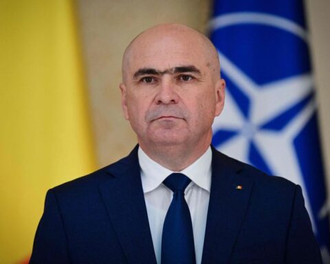 Guerre en Ukraine : Zelensky dénonce la complicité des entreprises européennes dans l'équipement de l'armée russe et appelle à des sanctions immédiates.