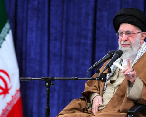 "La députée Ayda Hadizadeh affirme que le peuple iranien mérite d'accéder à sa liberté"
