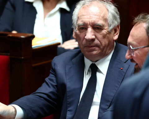 La guerre Iran-Israël discutée à l'Assemblée : François Bayrou soutient la position de la France après les frappes israélo-américaines.