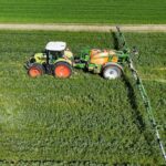 La loi Duplomb sur les pesticides, controversée, examinée en commission parlementaire restreinte.
