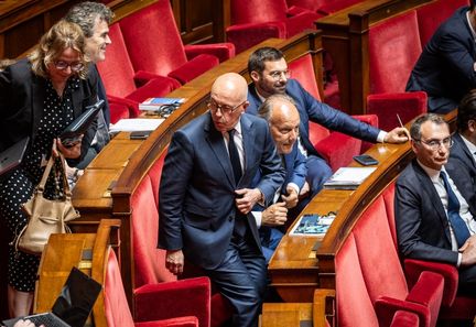 L'Assemblée adopte l'exécution immédiate des peines d'inéligibilité, la gauche et le bloc central critiquant un texte trop restrictif.
