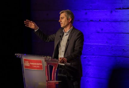 Le député François Ruffin lance son nouveau mouvement "Debout" en perspective des élections de 2027.
