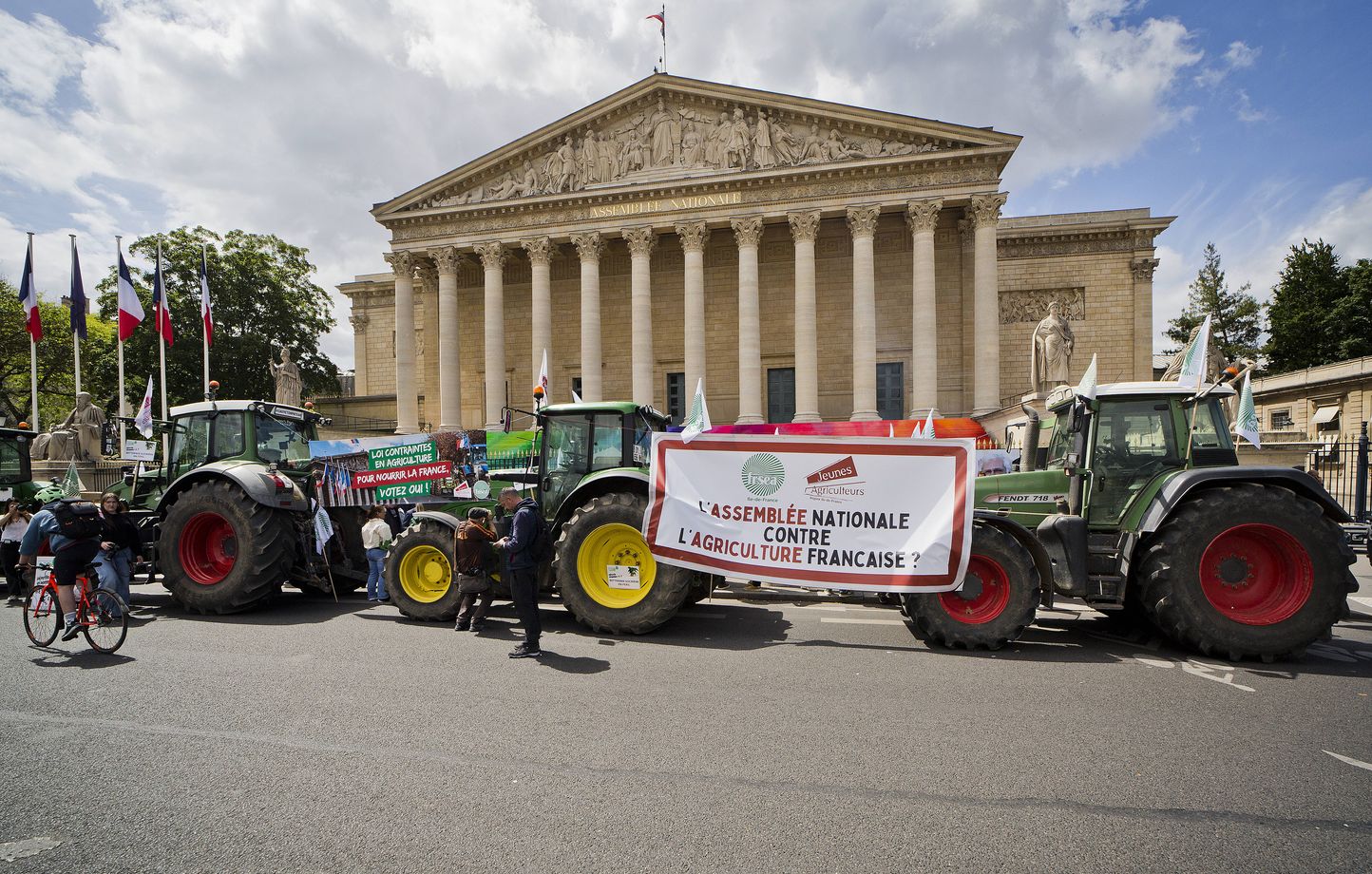 Les députés et sénateurs parviennent à un accord : la réautorisation de l’acétamipride.