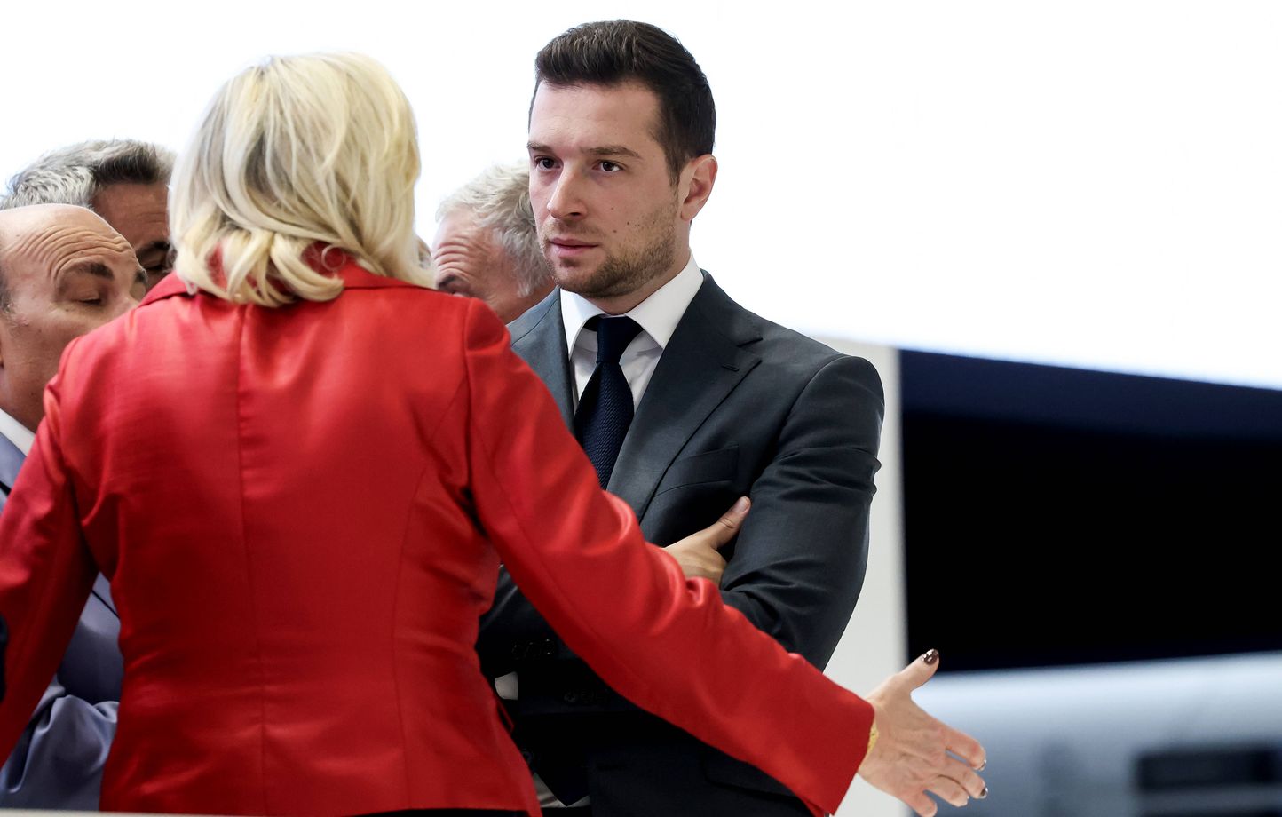 Marine Le Pen a exhorté Jordan Bardella à se préparer pour l'élection de 2027.