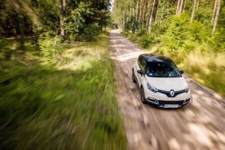 Musée Renault : Le groupe automobile annonce le lancement de ses enchères face à une économie en déclin, avec un chômage élevé et une croissance ralentie, selon l'INSEE.
