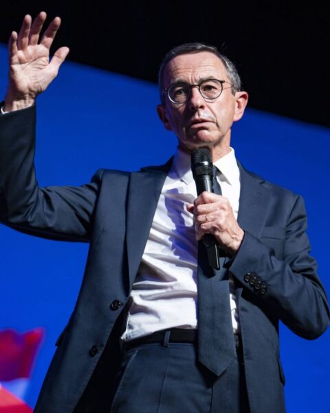 Retailleau souligne que LR « ne doit être ni une caserne, ni un McDonald's ».