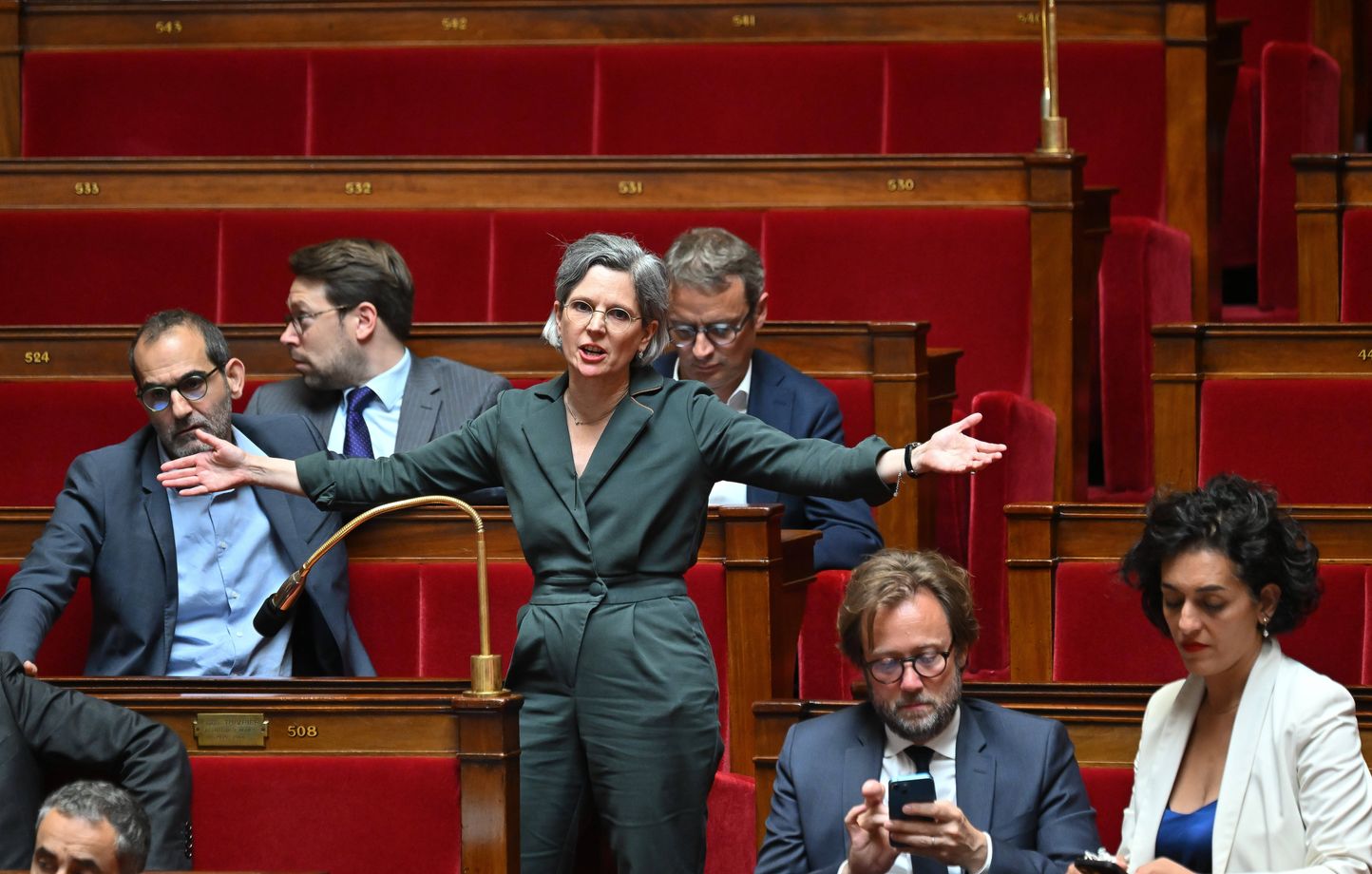Rousseau condamne un « suicide collectif » suite au moratoire imposé sur les éoliennes.