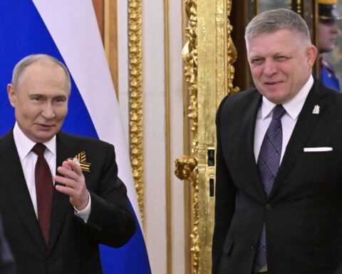Bratislava bloque l’unité européenne face à Moscou et relativise l’agression russe en Ukraine