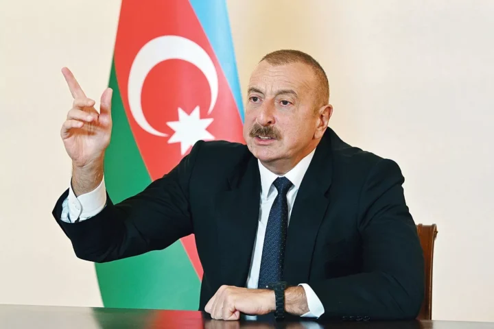 L’Azerbaïdjan adopte une ligne résolument pro-ukrainienne face à Moscou