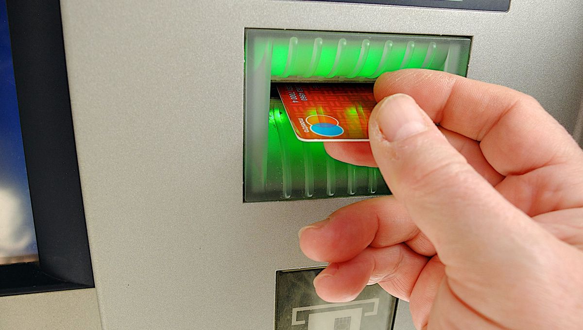 Les banques russes bloquent en masse les comptes des citoyens ordinaires pour lutter contre les «dropeurs»