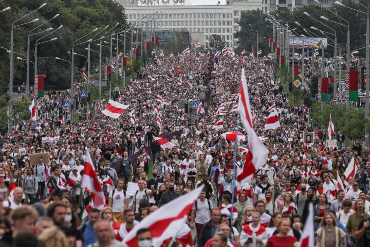 Minsk relance les arrestations liées aux manifestations de 2020 alors que Loukachenko tente de renforcer son pouvoir