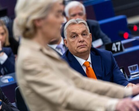Orban appelle à la démission de von der Leyen au cœur d’un conflit avec la Commission européenne