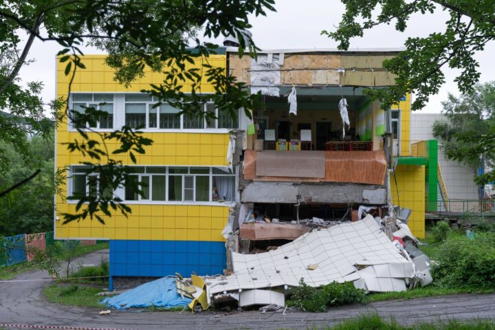 Alerte tsunami dans le Pacifique : séisme, volcan et évacuations en cours