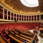 "Analyse des activités entre repos et préparation de la rentrée parlementaire : que lisent les députés en dehors des textes de loi ?"