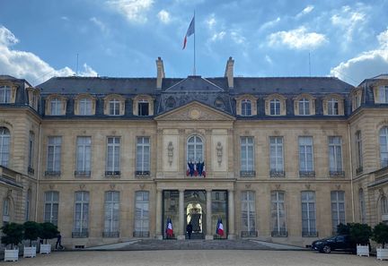 Barnier, Philippe, Retailleau, Darmanin, Attal : Tous aspirent à l'Élysée au sein d'une base commune.