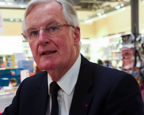 Barnier se présente aux élections législatives partielles dans la 2e circonscription de Paris.
