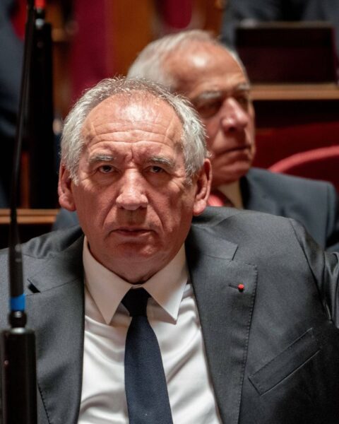 Bayrou se lance-t-il dans une opération kamikaze pour négocier son prochain budget ?