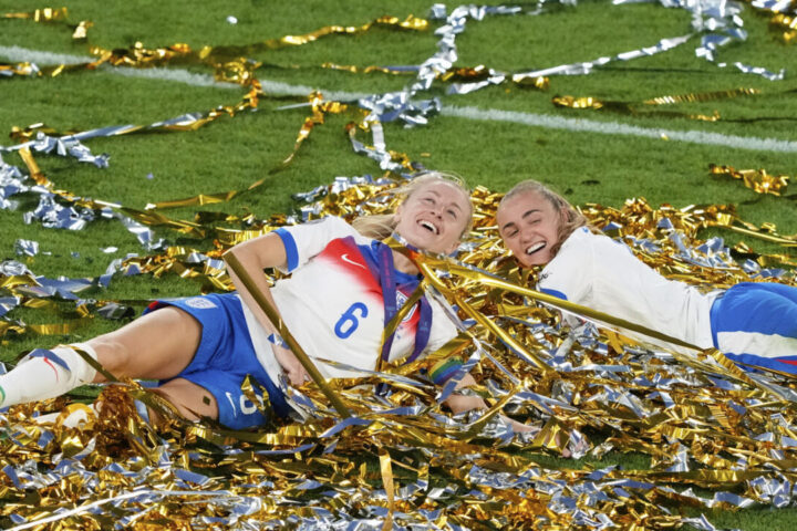 Bilan de l'Euro : sacre des Anglaises, affluence record et déception des Bleues, Pogacar remporte un 4e Tour.