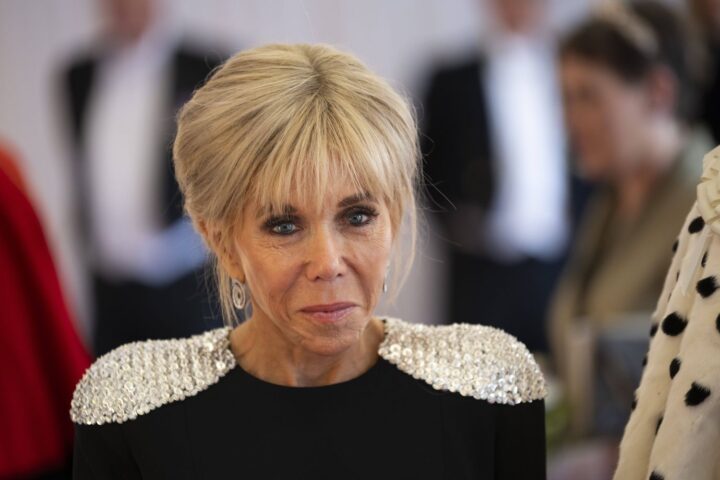 Brigitte Macron dépose un pourvoi en cassation contre la rumeur concernant sa transidentité.