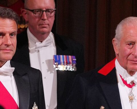 Charles III accueille Emmanuel et Brigitte Macron à Windsor avec un regard troublé : que s'est-il passé pour le roi britannique ?