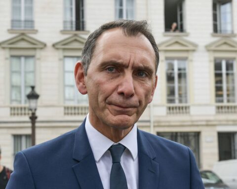 Des députés du RN exclus d'un restaurant où ils souhaitaient organiser une conférence de presse.