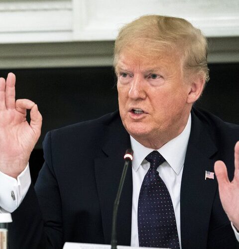 Donald Trump accuse Barack Obama de trahison en lien avec l'affaire Epstein.