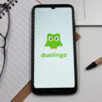 Duolingo permet d'apprendre efficacement une langue étrangère.