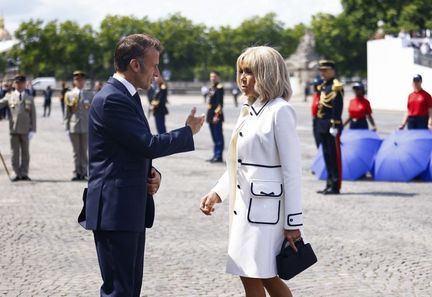 "Emmanuel et Brigitte Macron intente une action en diffamation aux États-Unis, affirmant que la justice était la seule option qui leur restait."