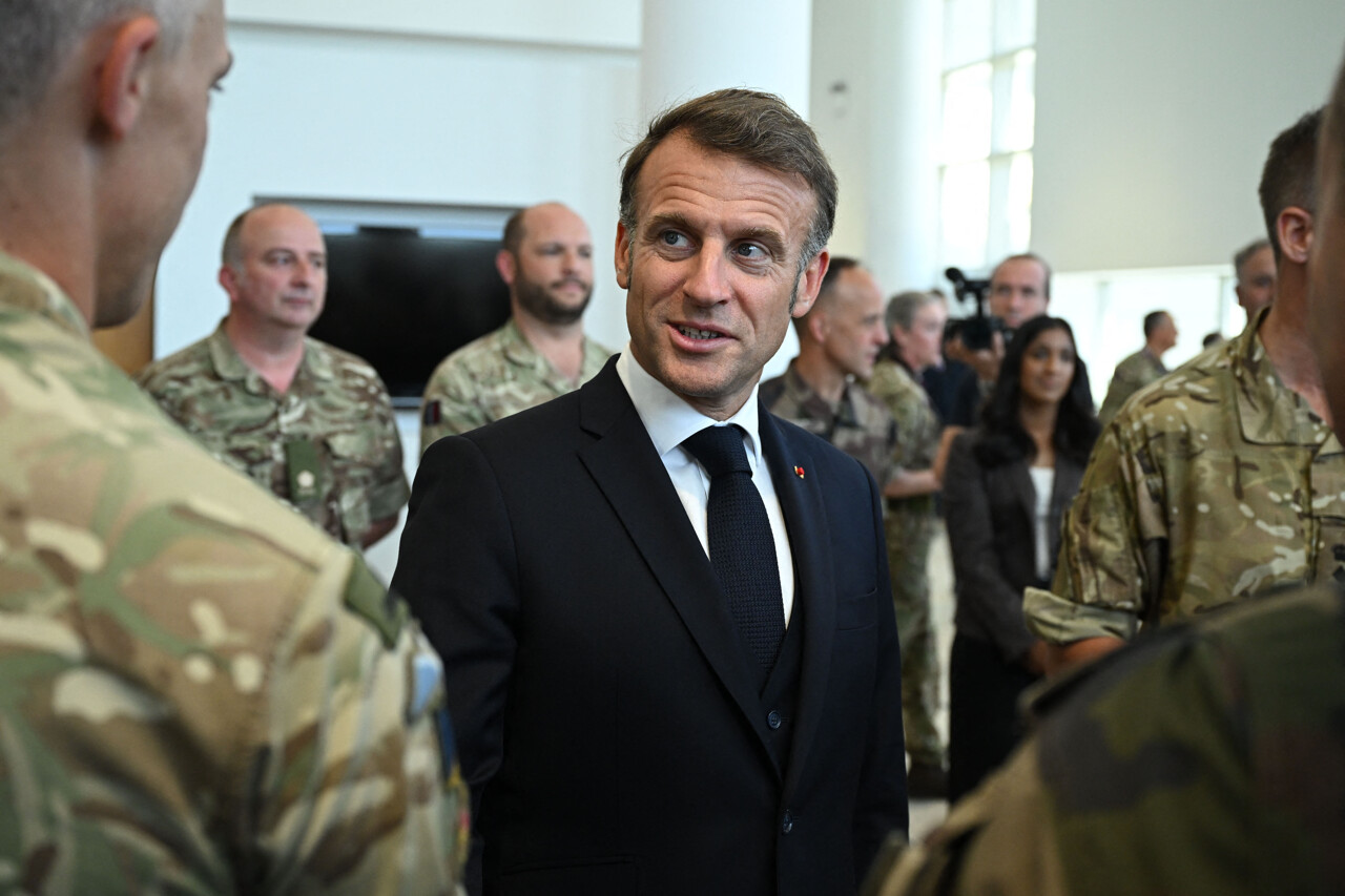 "Emmanuel Macron peut-il se représenter pour un troisième mandat présidentiel en 2027 ou 2032 ?"