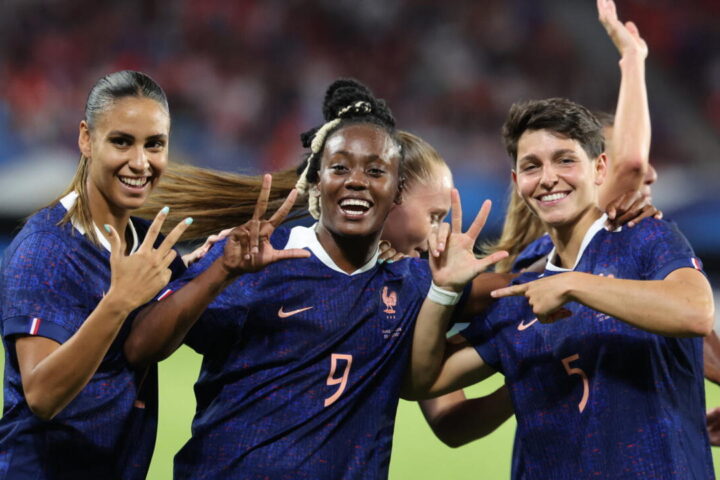 Euro 2025 féminin : les Bleues peuvent-elles enfin briller ? Le Real Madrid élimine la Juventus et atteint les quarts de finale.