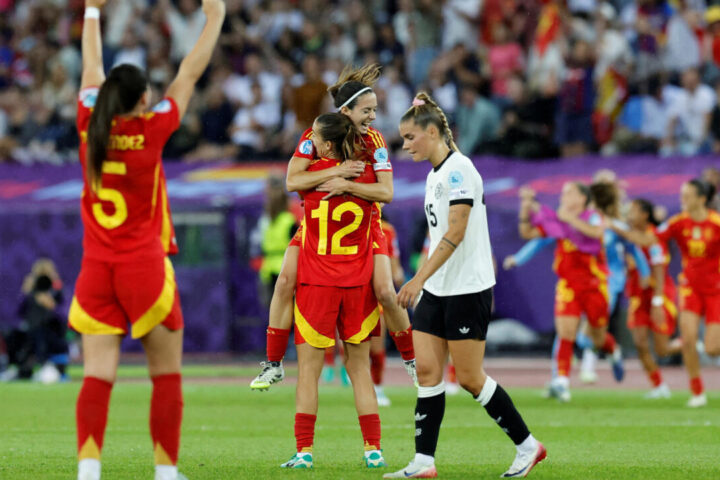 Euro 2025 : l'Espagne élimine l'Allemagne et atteint la finale, l'Angleterre, surprise de la compétition, triomphe face à l'Italie.