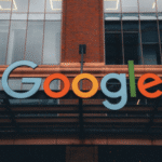 Google : Changement des résultats de recherche pour les catégories Shopping et Voyages en France, Éric Lombard met en garde contre l'augmentation des coûts.