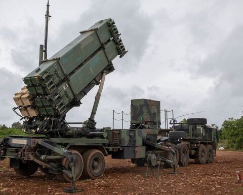 Guerre en Ukraine : l'évaluation des armes livrées aux Ukrainiens, du système Patriot à 4 millions de dollars au drone russe à 20 000 euros.