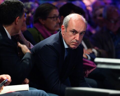 Hommages politiques à Olivier Marleix, décédé dans des circonstances tragiques.