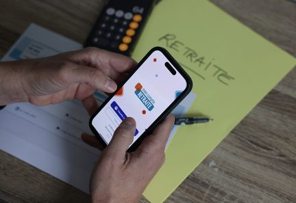 Impôts : l'Institut des politiques publiques estime que la réforme de l'abattement de 10 % pour les retraités entraînera 1,4 million de perdants.