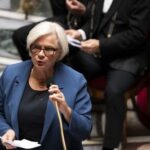 Jusqu'à sept jours de carence pour les arrêts-maladies : les syndicats et le patronat expriment leur mécontentement face à cette proposition du gouvernement.