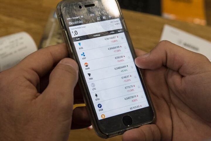 KuCoin, le géant des cryptomonnaies, suspend ses services en France après son inscription sur la liste noire de l'AMF.