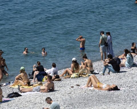 La baignade en Méditerranée menacée par les rejets humains et le changement climatique