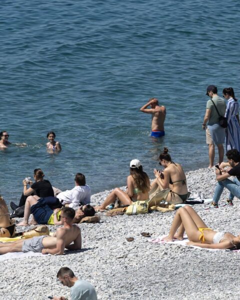 La baignade en Méditerranée menacée par les rejets humains et le changement climatique