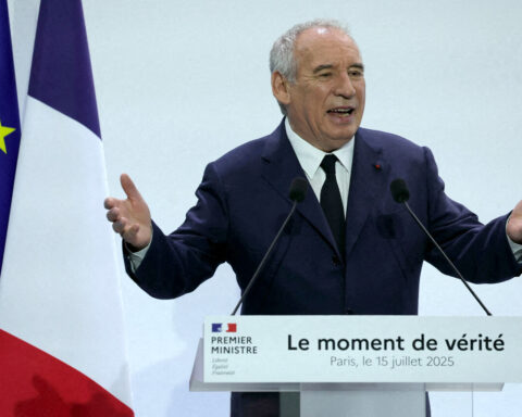 La censure se profile contre François Bayrou : quelles raisons l'ont poussé à présenter ce budget impopulaire ?