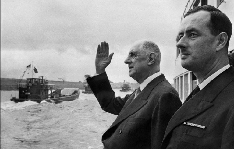 La décision de de Gaulle de supprimer le 8 mai en tant que jour férié.