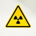 La France et le Royaume-Uni s'engagent à renforcer leur coopération en matière de dissuasion nucléaire pour assurer la sécurité de l'Europe.